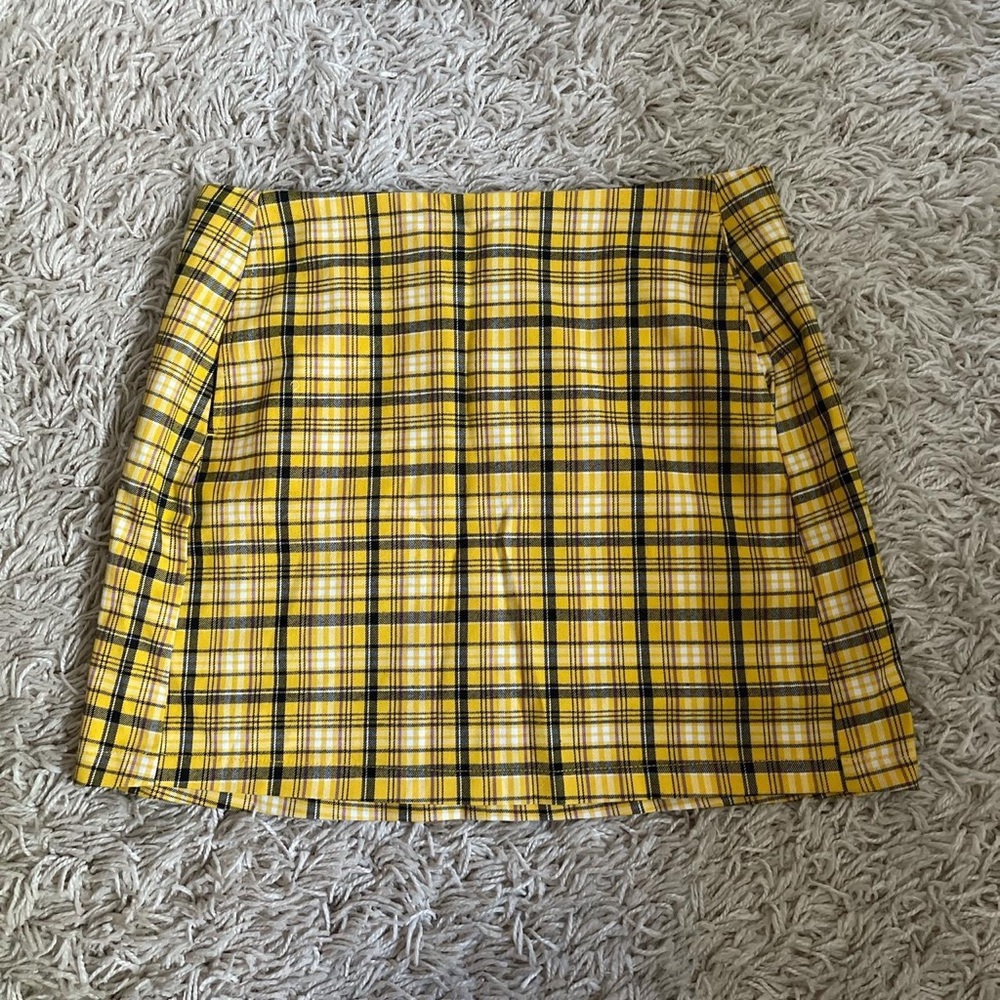 Plaid Urban Outfitters mini skirt!